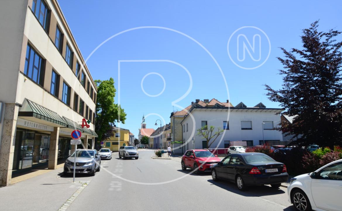 <p>Anlegerobjekt - Mehrfamilienhaus mit zahlreichen Parkplätzen in Bestlage!</p> - 7