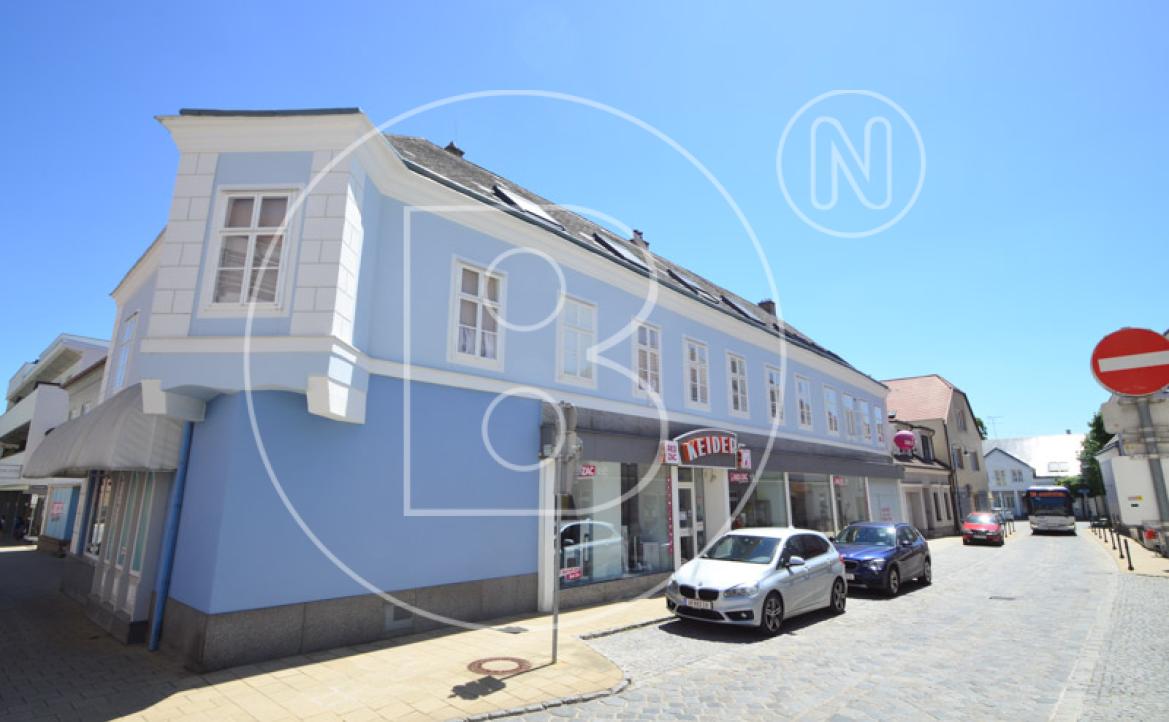 <p>Gepflegtes Zinshaus mit gemischter Nutzung in bester Ortskernlage!</p> - 6
