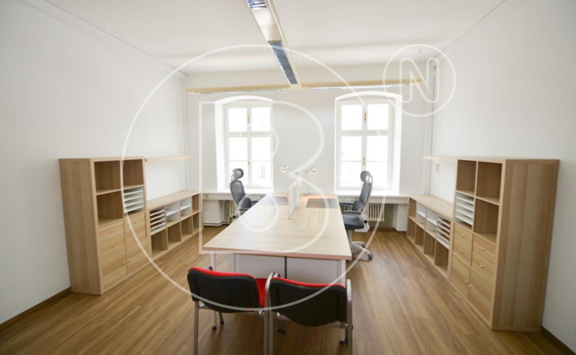 <p>Gepflegtes Zinshaus mit gemischter Nutzung in bester Ortskernlage!</p> - 26