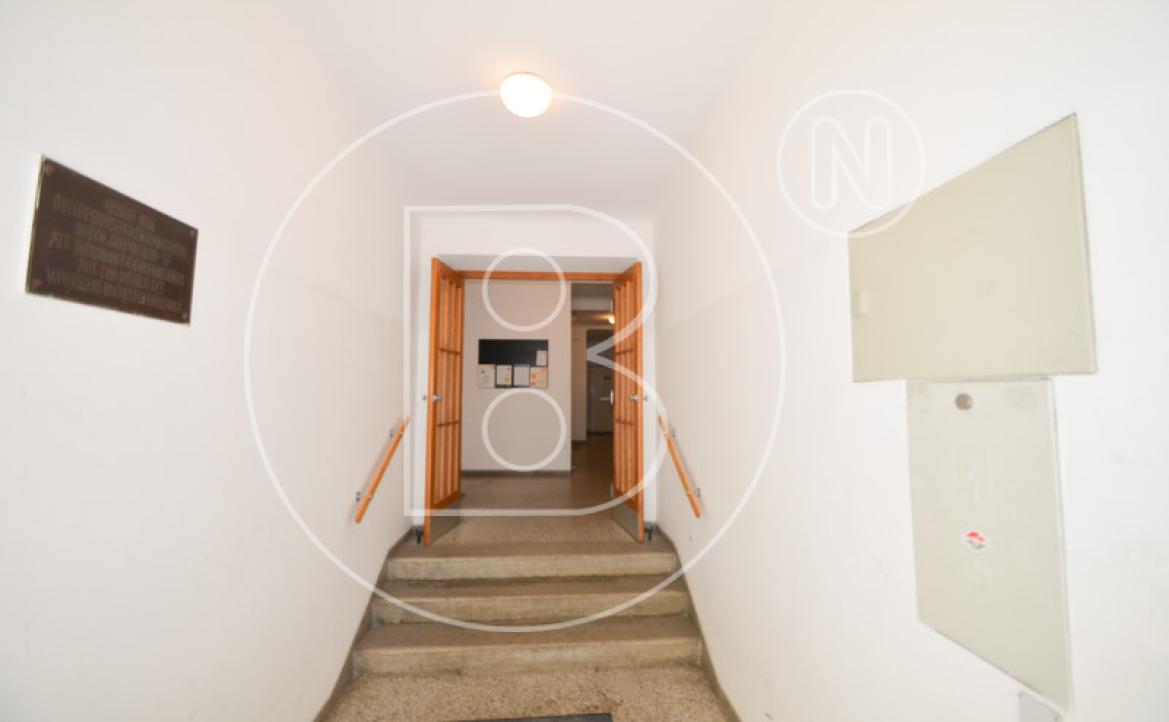 <p>Renovierungsbedürftige 3-Zimmer-Erdgeschossswohnung in guter Lage!</p> - 26