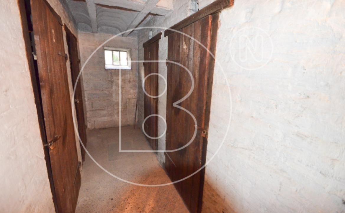 <p>Renovierungsbedürftige 3-Zimmer-Erdgeschossswohnung in guter Lage!</p> - 24