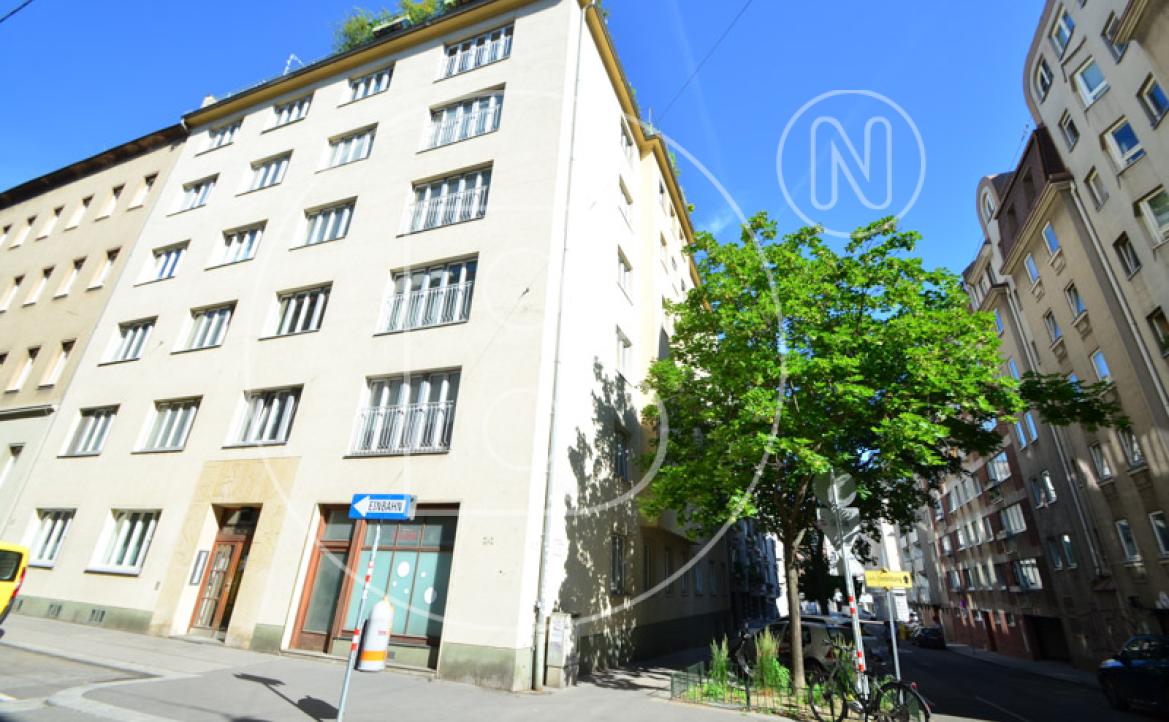 <p>Renovierungsbedürftige 3-Zimmer-Erdgeschossswohnung in guter Lage!</p> - 1