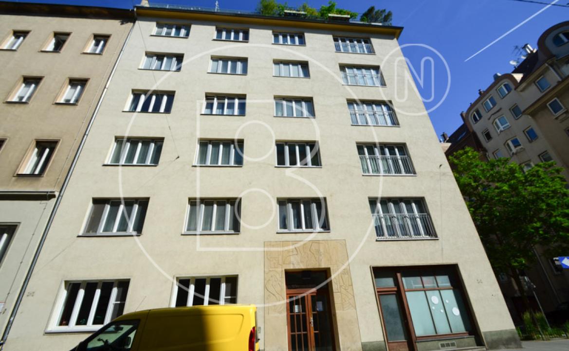<p>Renovierungsbedürftige 3-Zimmer-Erdgeschossswohnung in guter Lage!</p> - 2