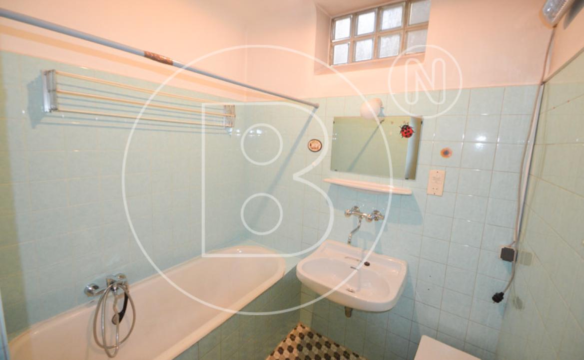 <p>Renovierungsbedürftige 3-Zimmer-Erdgeschossswohnung in guter Lage!</p> - 18