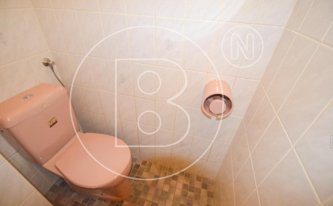 <p>Renovierungsbedürftige 3-Zimmer-Erdgeschossswohnung in guter Lage!</p> - 20