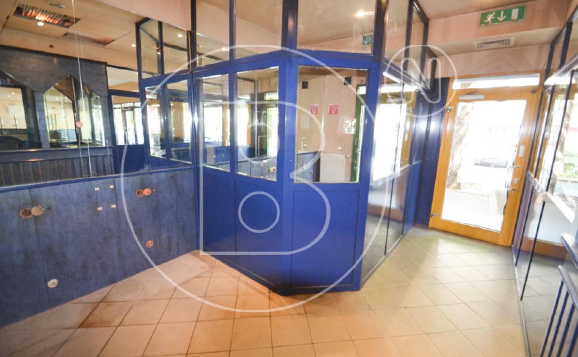 <p>Geschäftslokal mit großem Lager in guter Lage!</p> - 16