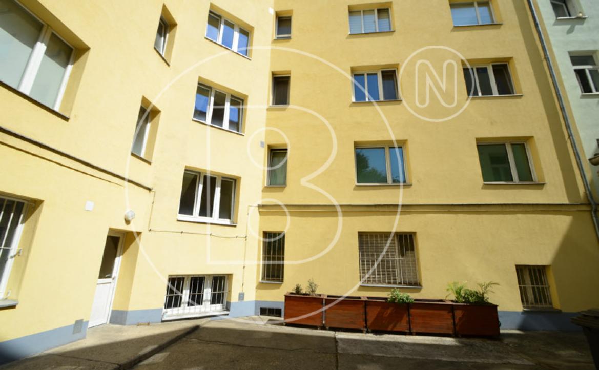 <p>Geschäftslokal mit großem Lager in guter Lage!</p> - 29