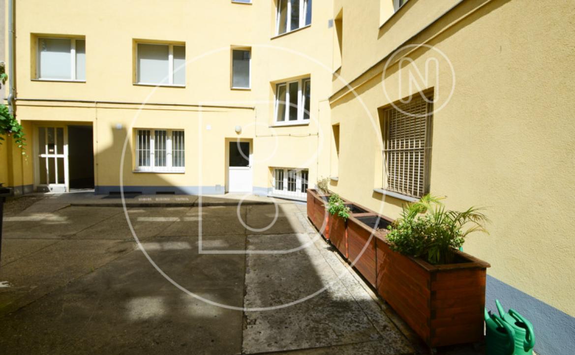 <p>Geschäftslokal mit großem Lager in guter Lage!</p> - 31
