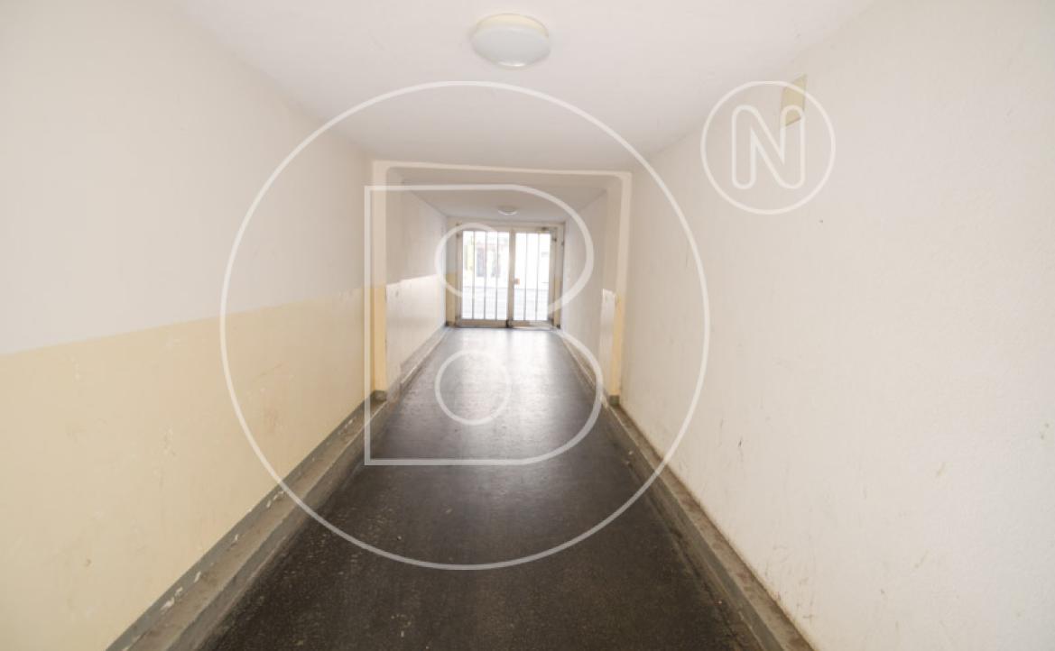 <p>Geschäftslokal mit großem Lager in guter Lage!</p> - 32
