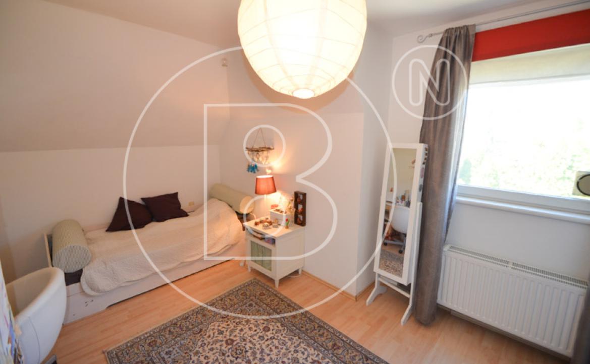 <p>Gepflegtes Einfamilienhaus in Grünruhelage am Ölberg!</p> - 25