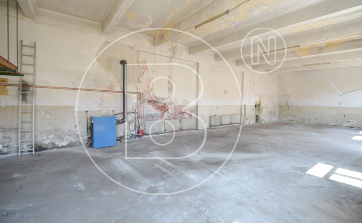 <p>Modernes Einfamilienhaus mit großzügiger Lagerhalle/Werkstatt in zentraler Lage!</p> - 39