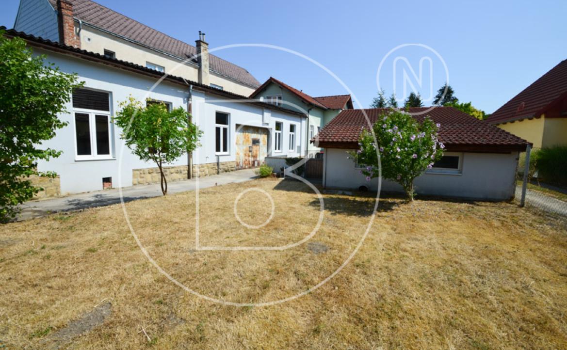 <p>Modernes Einfamilienhaus mit großzügiger Lagerhalle/Werkstatt in zentraler Lage!</p> - 10