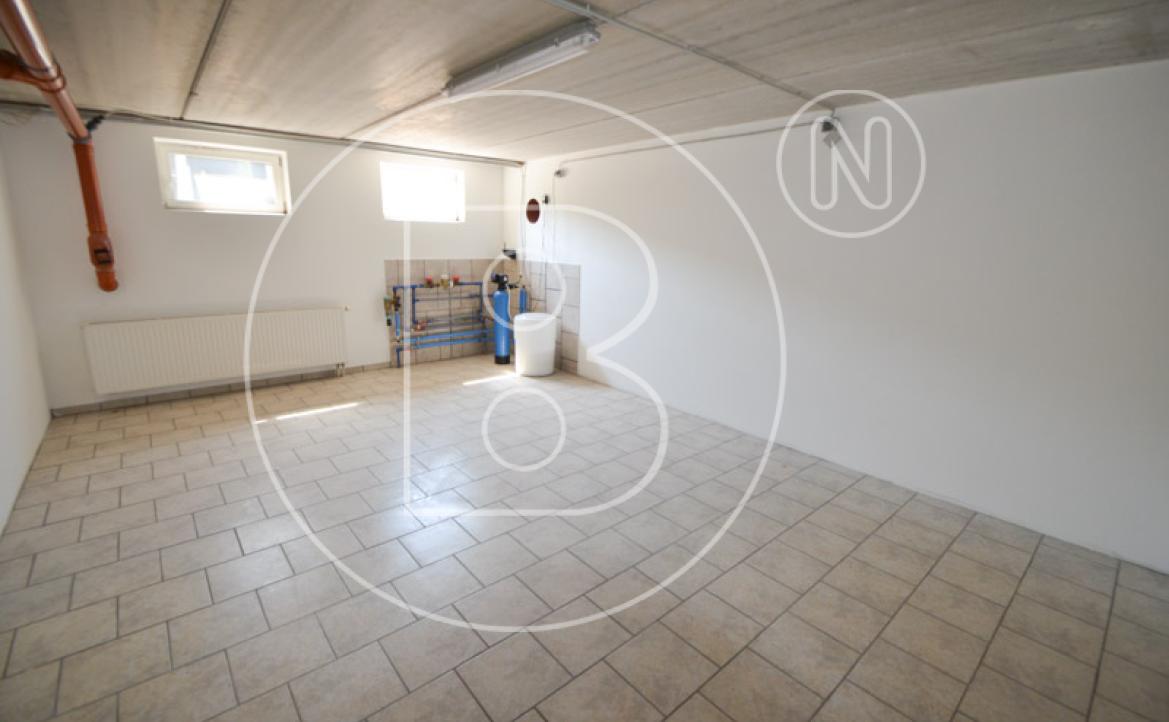 <p>Modernes Einfamilienhaus mit großzügiger Lagerhalle/Werkstatt in zentraler Lage!</p> - 34