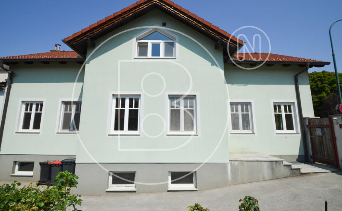 <p>Modernes Einfamilienhaus mit großzügiger Lagerhalle/Werkstatt in zentraler Lage!</p> - 1