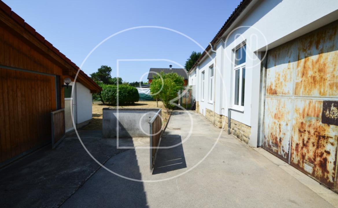 <p>Modernes Einfamilienhaus mit großzügiger Lagerhalle/Werkstatt in zentraler Lage!</p> - 6