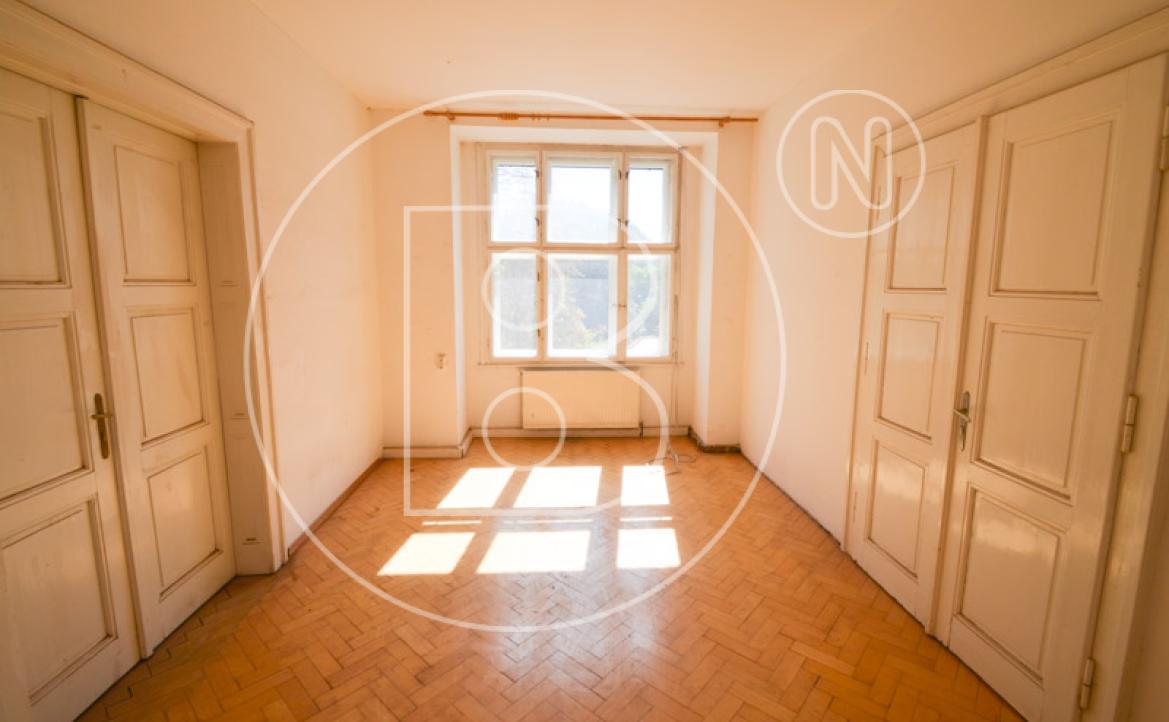 <p>Prächtiges Eckzinshaus in phantastischer Lage mit viel Entwicklungspotential!</p> - 15
