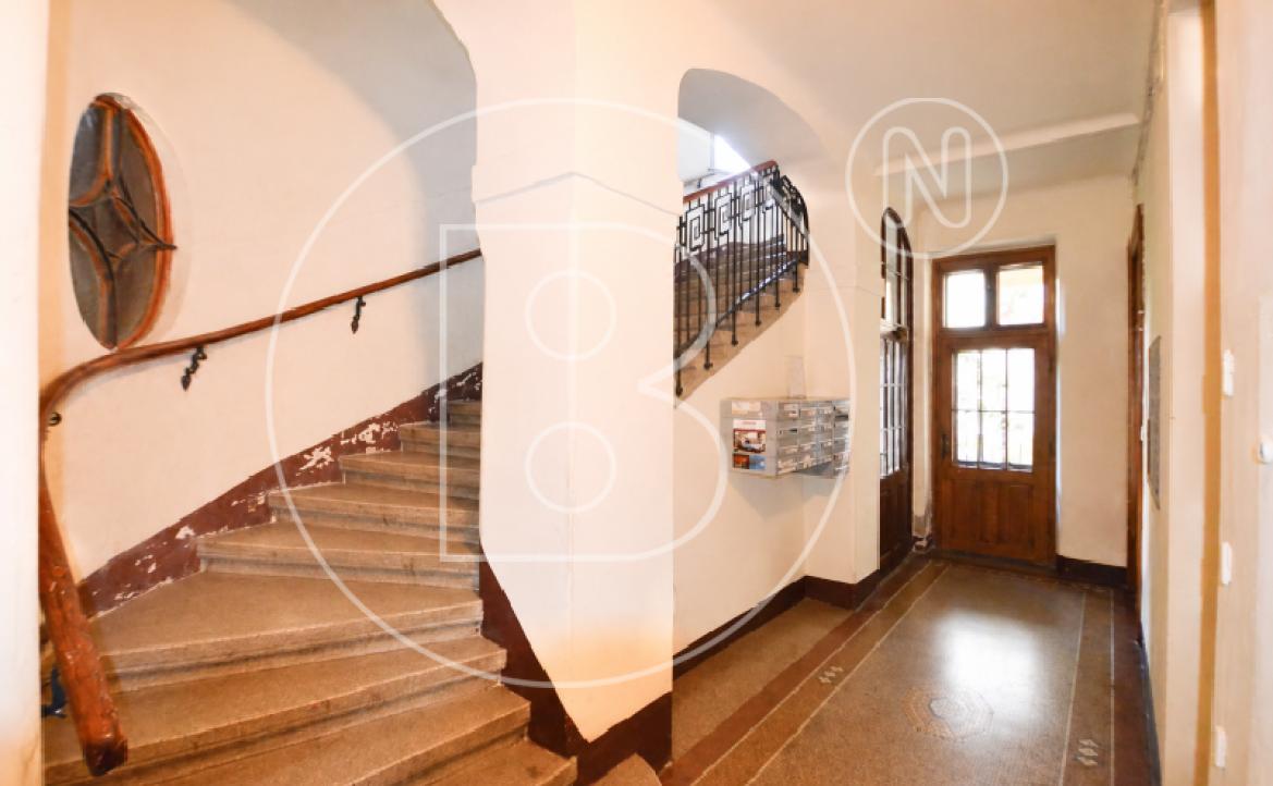 <p>Prächtiges Eckzinshaus in phantastischer Lage mit viel Entwicklungspotential!</p> - 10