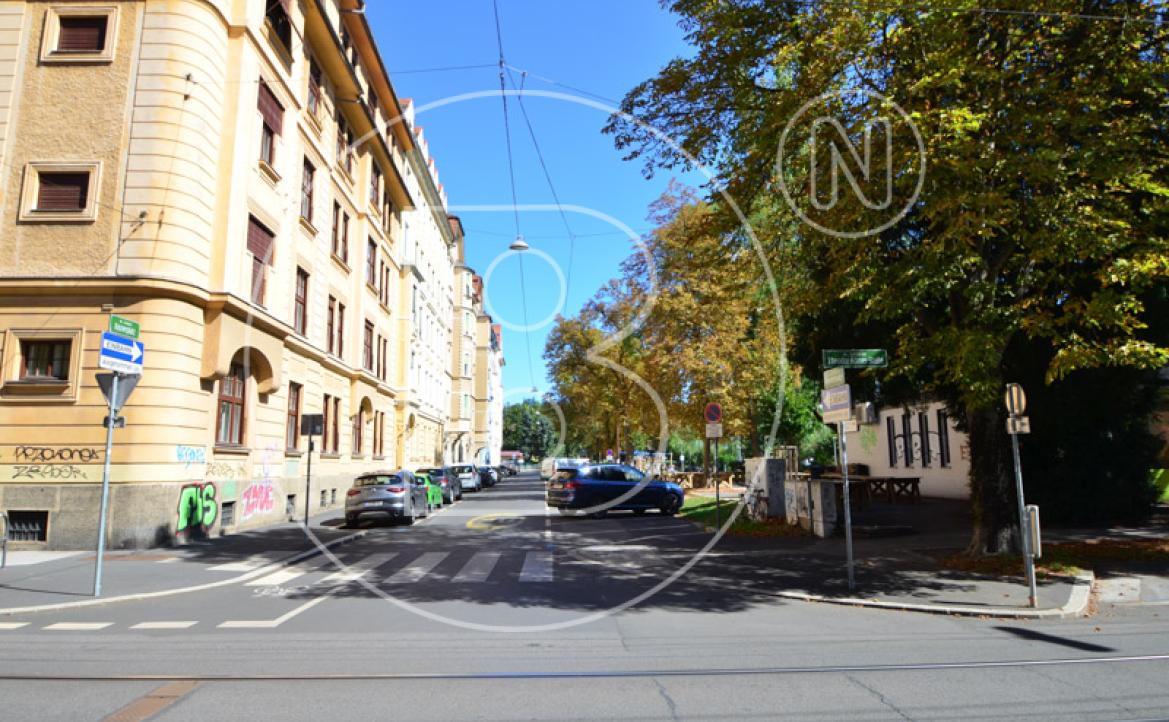 <p>Prächtiges Eckzinshaus in phantastischer Lage mit viel Entwicklungspotential!</p> - 3