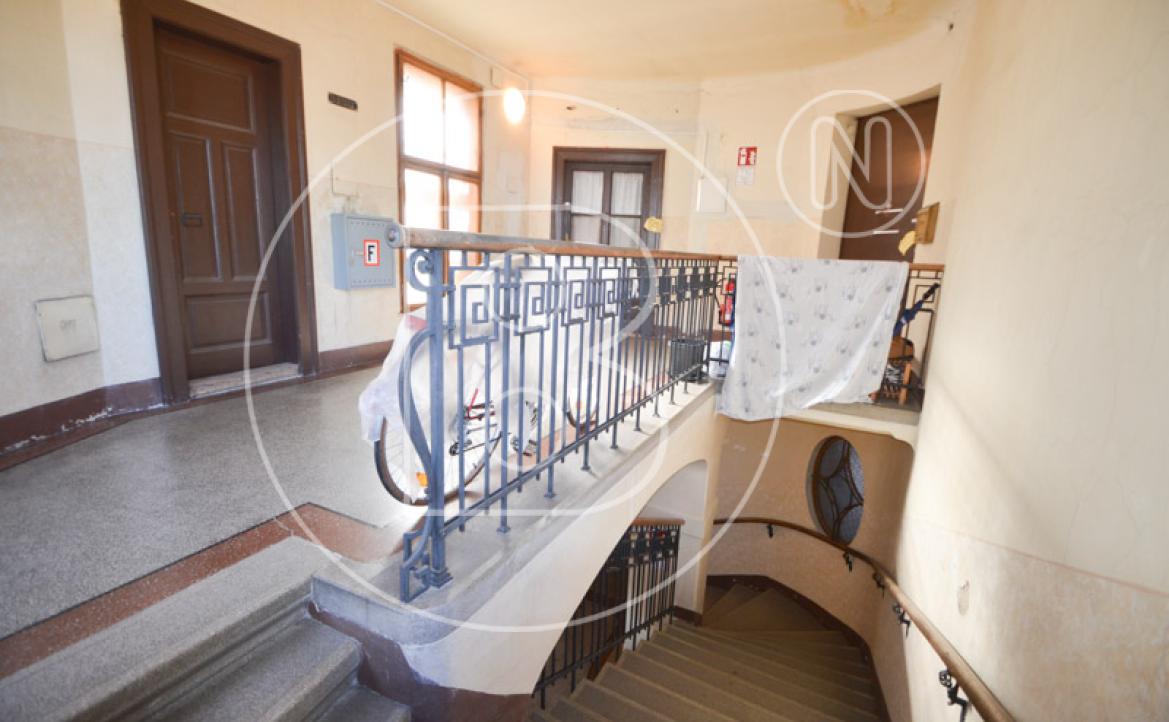 <p>Prächtiges Eckzinshaus in phantastischer Lage mit viel Entwicklungspotential!</p> - 28