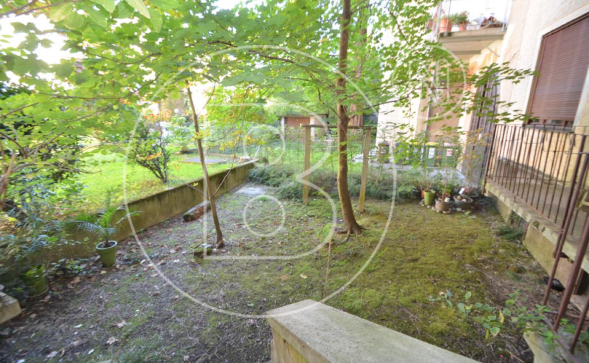 <p>Prächtiges Eckzinshaus in phantastischer Lage mit viel Entwicklungspotential!</p> - 8