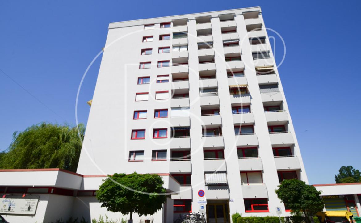 <p>3-Zimmer-Loggia-Wohnung mit Garagenplatz in zentraler Grünruhelage!</p> - 4