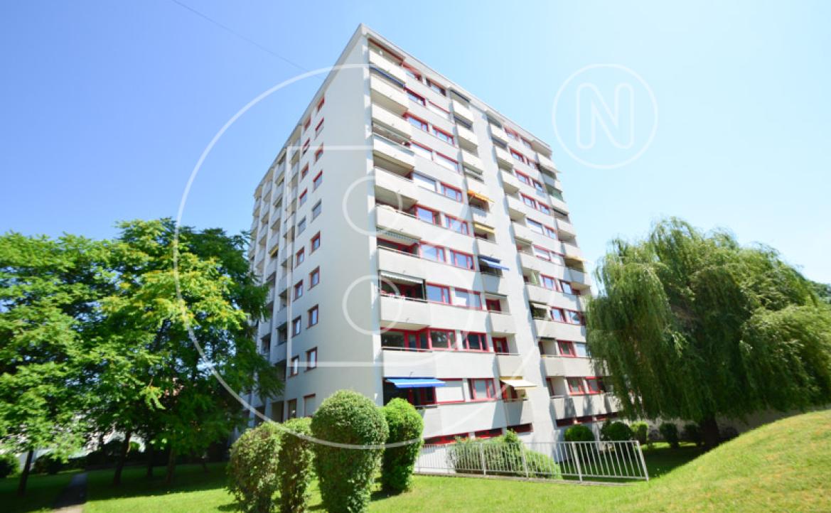 <p>3-Zimmer-Loggia-Wohnung mit Garagenplatz in zentraler Grünruhelage!</p> - 2
