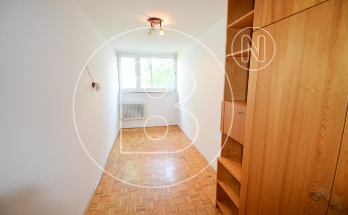 <p>3-Zimmer-Loggia-Wohnung mit Garagenplatz in zentraler Grünruhelage!</p> - 18