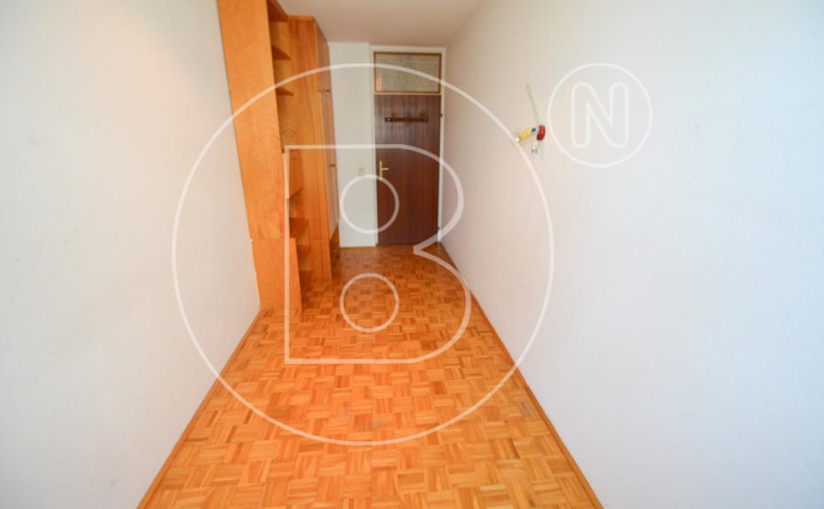 <p>3-Zimmer-Loggia-Wohnung mit Garagenplatz in zentraler Grünruhelage!</p> - 19