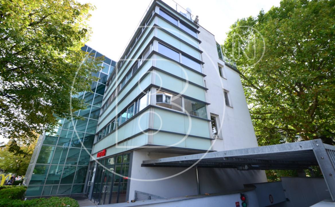 <p>140 m² Büro/Ordination inklusive 3 Garagenplätze in Döblinger Bestlage!</p> - 35