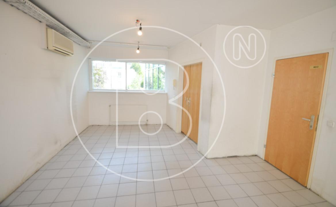 <p>140 m² Büro/Ordination inklusive 3 Garagenplätze in Döblinger Bestlage!</p> - 24
