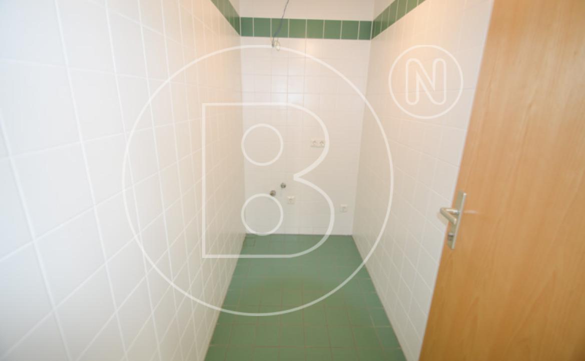 <p>140 m² Büro/Ordination inklusive 3 Garagenplätze in Döblinger Bestlage!</p> - 21