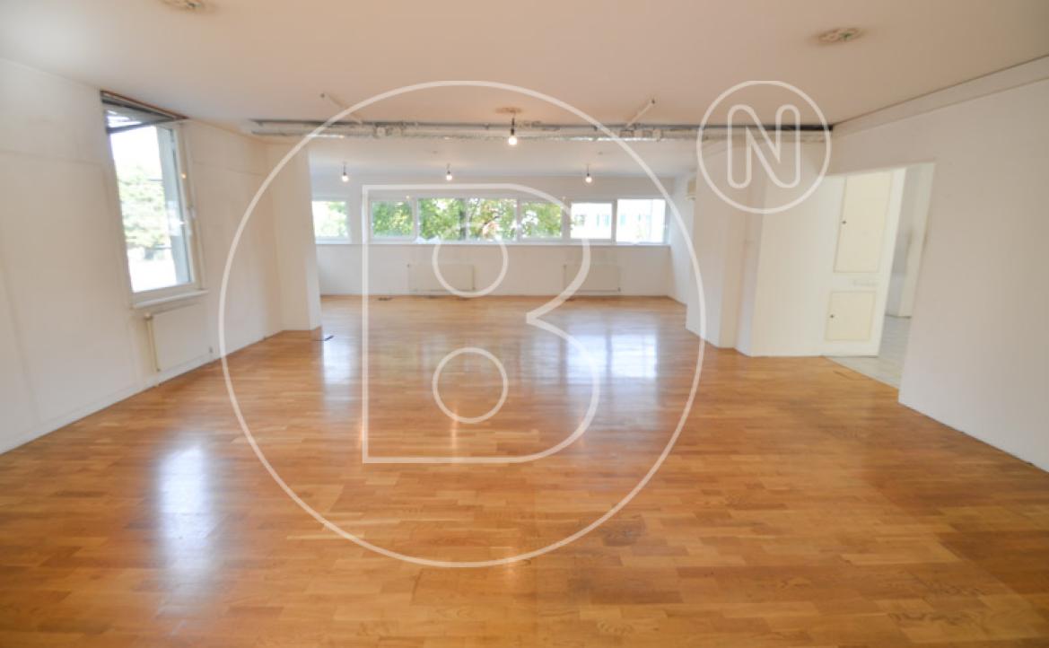 <p>140 m² Büro/Ordination inklusive 3 Garagenplätze in Döblinger Bestlage!</p> - 12