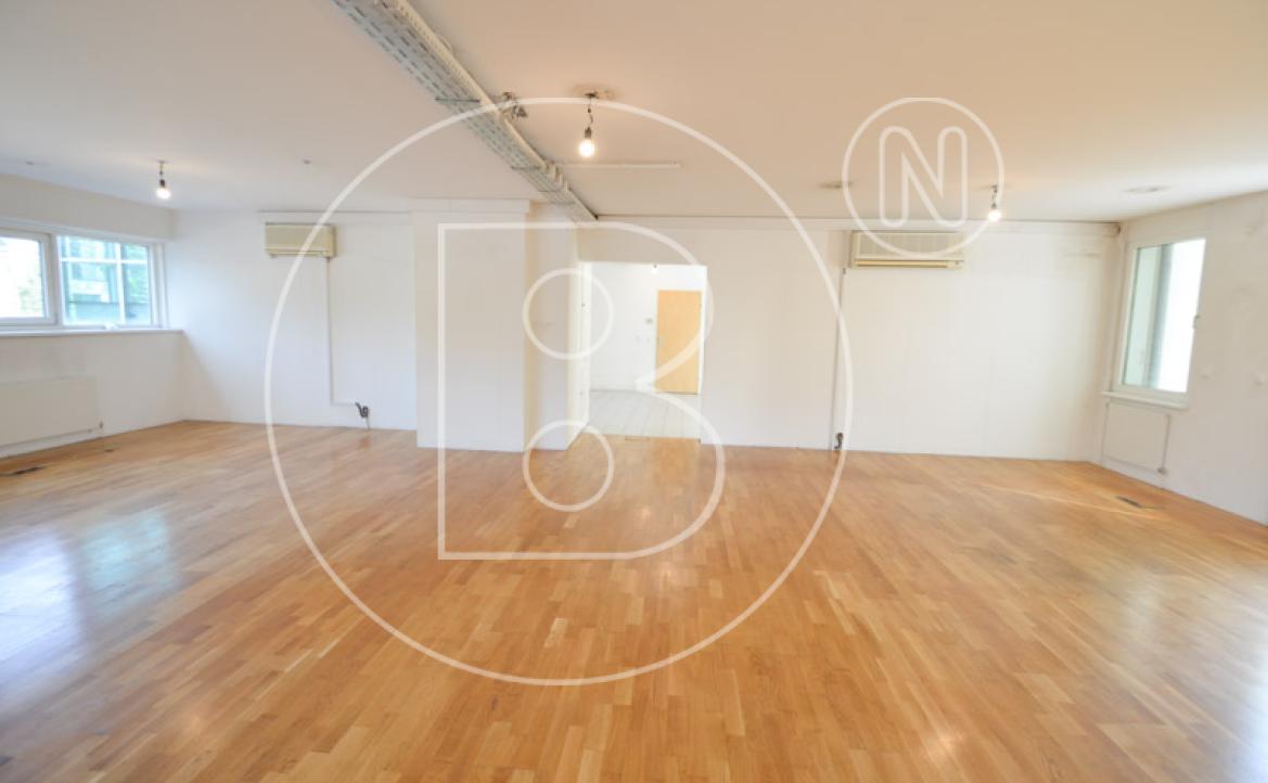 <p>140 m² Büro/Ordination inklusive 3 Garagenplätze in Döblinger Bestlage!</p> - 10