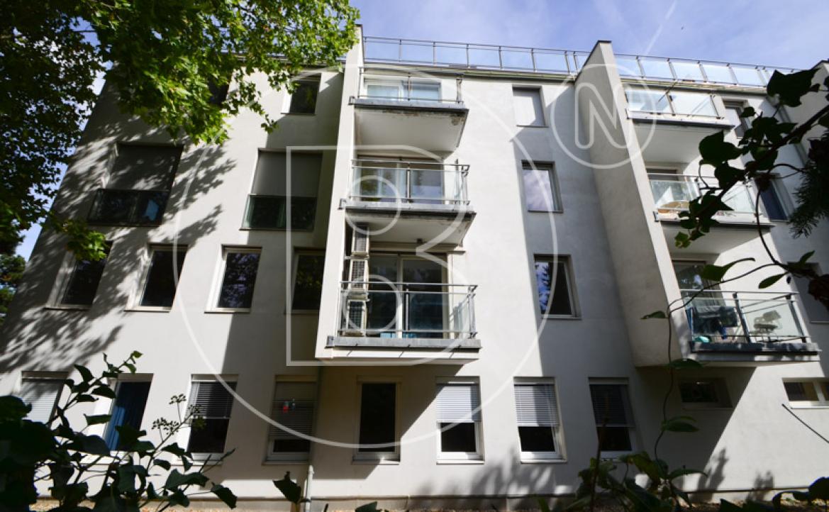 <p>2-Zimmer-Balkon-Wohnung mit Garage in zentraler Döblinger Lage!</p> - 1