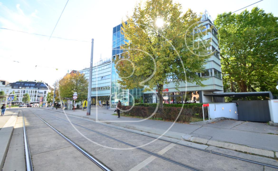 <p>2-Zimmer-Balkon-Wohnung mit Garage in zentraler Döblinger Lage!</p> - 32