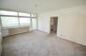 Renovierungsbedürftige 2-Zimmer-Loggia-Wohnung in Grünlage! - 12