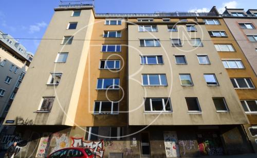 Renovierungsbedürftige 2-Zimmer-Wohnung in Toplage!